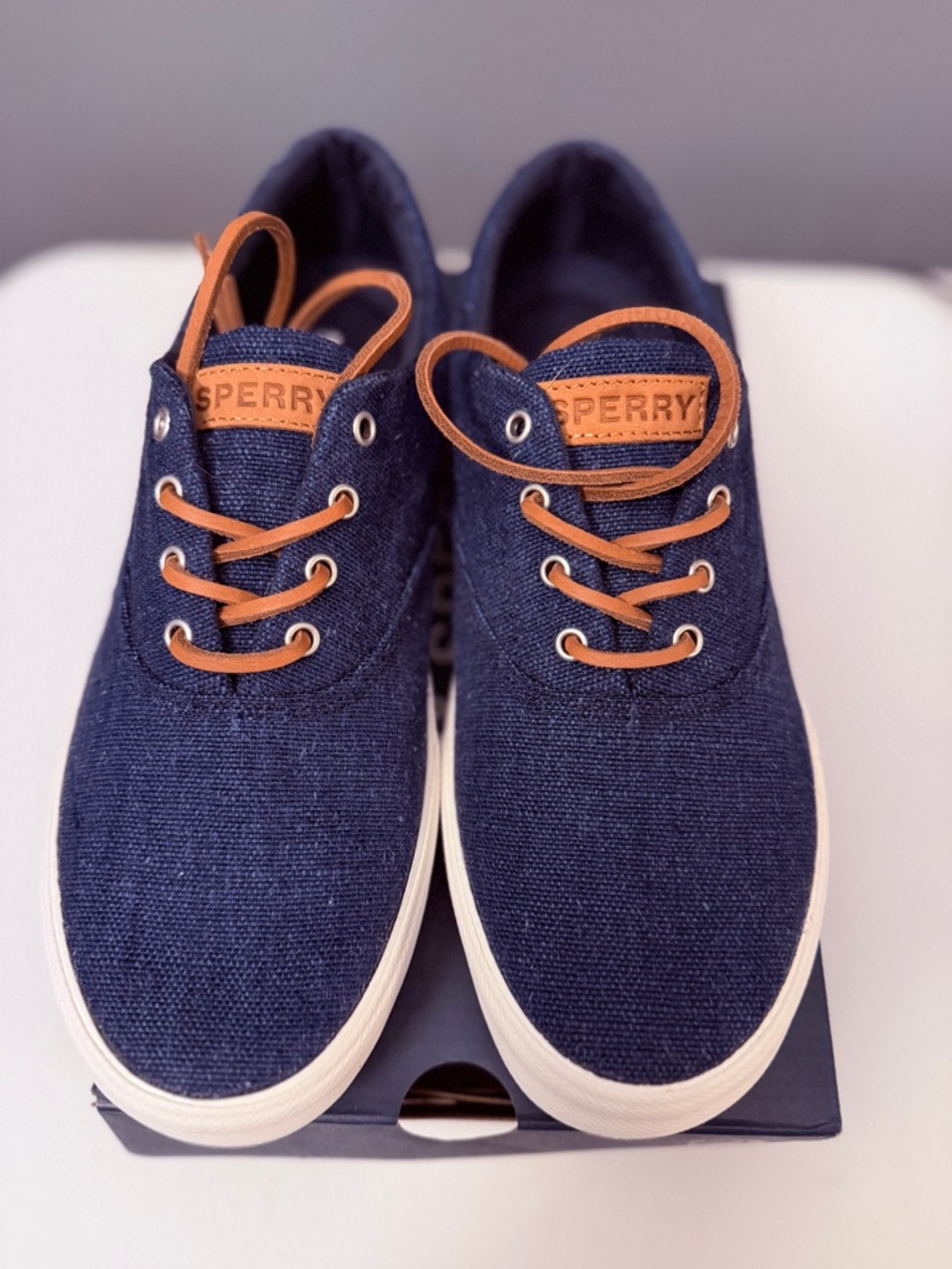 Men’s Sperry Navy Canvas Boat Shoes with Tan Accents Size 9